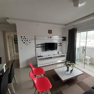Lindo Apto Completo A 150m Da Apartamento